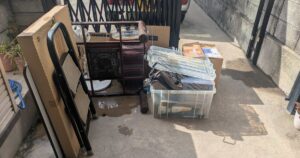 クリーンセンターへ持ち込むため実家の粗大ごみをまとめた様子